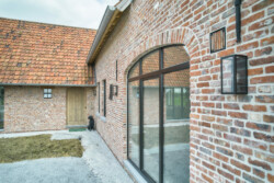 Nieuwbouw villa met landelijk karakter